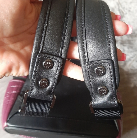 SOLD - MCM Stark Backpack - Authentic - Picture 11 of 13